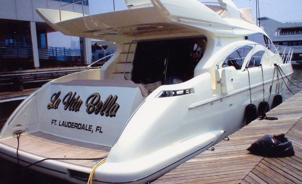 CUSTOM BOAT LETTERING AND GRAPHICS